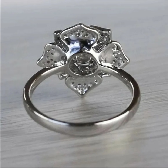 New Elegant 925 Silver flower Diamond Ring - Picture 4 of 7